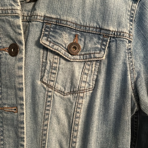 Eddie Bauer Denim jacket - Picture 4 of 8